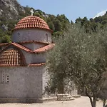 Epidavros - Elia Garden Retreat With Shared Pool