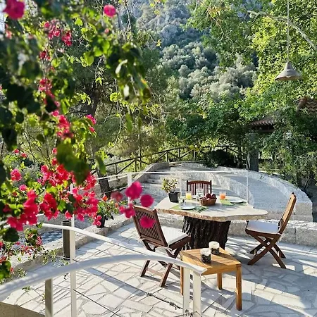 Epidavros Villas - Elia Garden Retreat With Shared Pool Nea Epidhavros