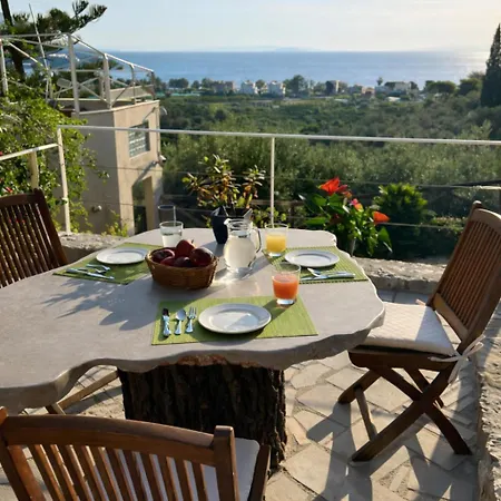 Epidavros - Elia Garden Retreat With Shared Pool דירה ניאה אפידאורוס