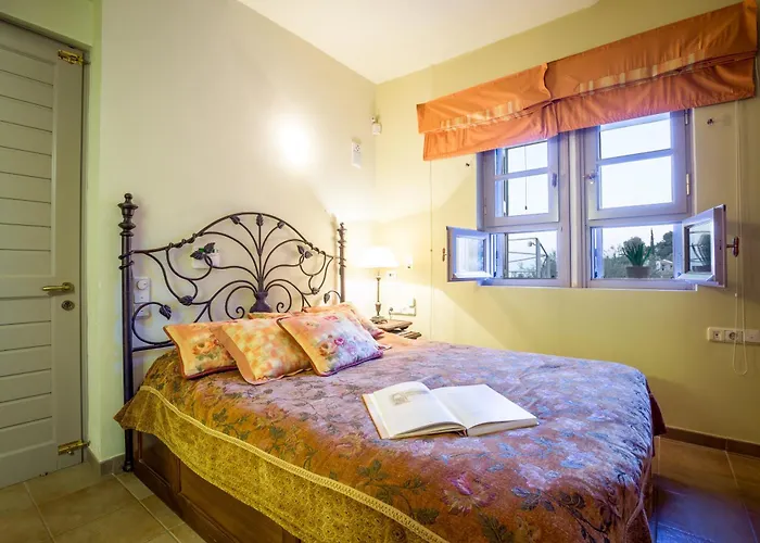 Epidavros Villas - Elia Garden Retreat With Shared Pool