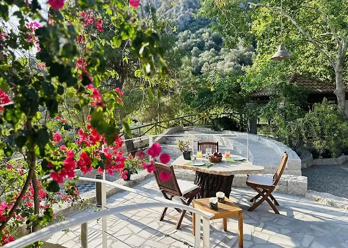 Epidavros Villas - Elia Garden Retreat With Shared Pool Nea Epidhavros